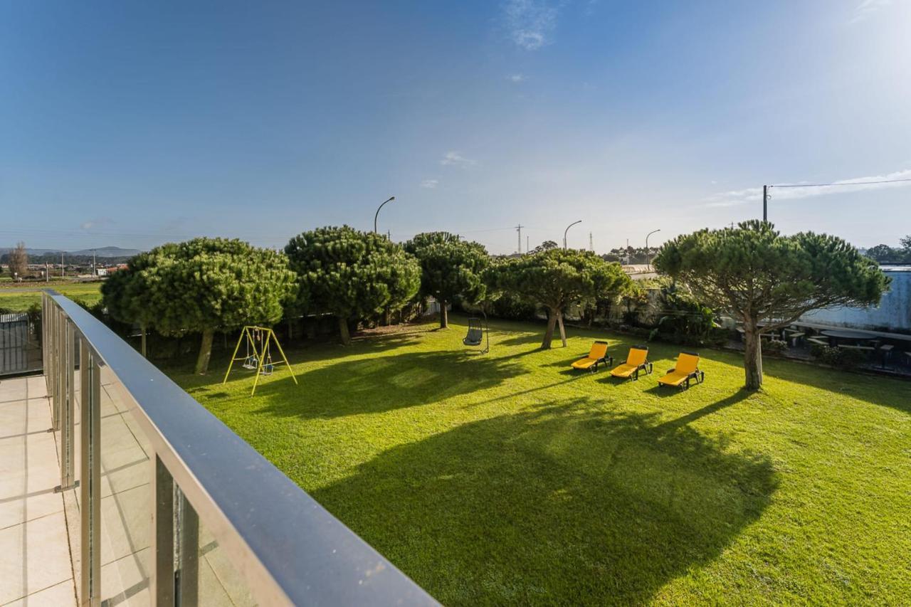 Beachfront Villa In Esposende Exterior photo